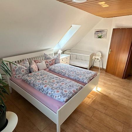 Gaestezimmer Zum Waldsachsener Grund Meerane Bagian luar foto