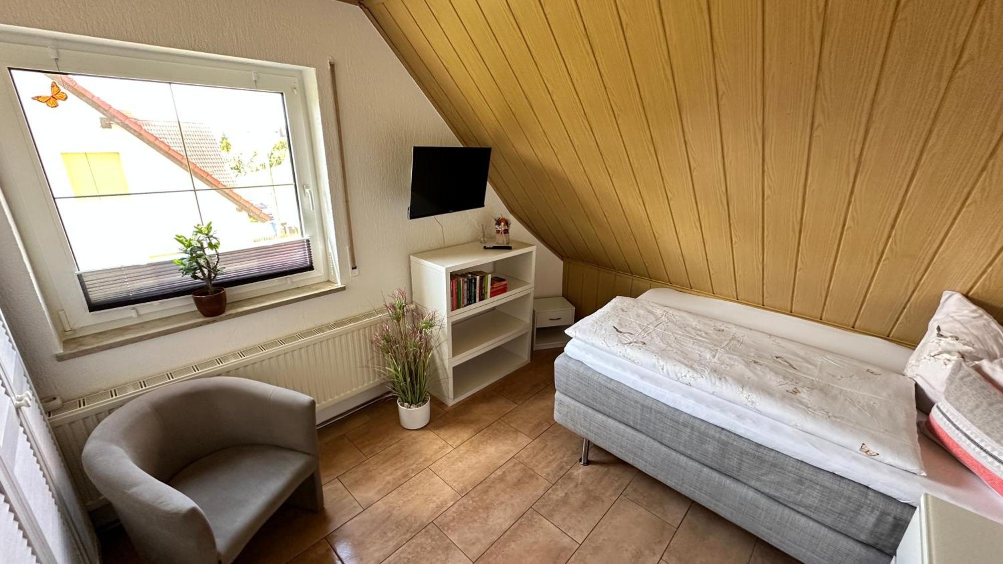 Gaestezimmer Zum Waldsachsener Grund Meerane Bagian luar foto